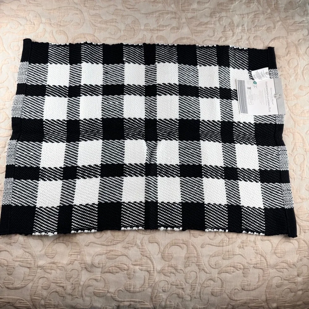 Huntington Home Handwoven Layering Rug 24x36 Black White Buffalo Check Farmhouse